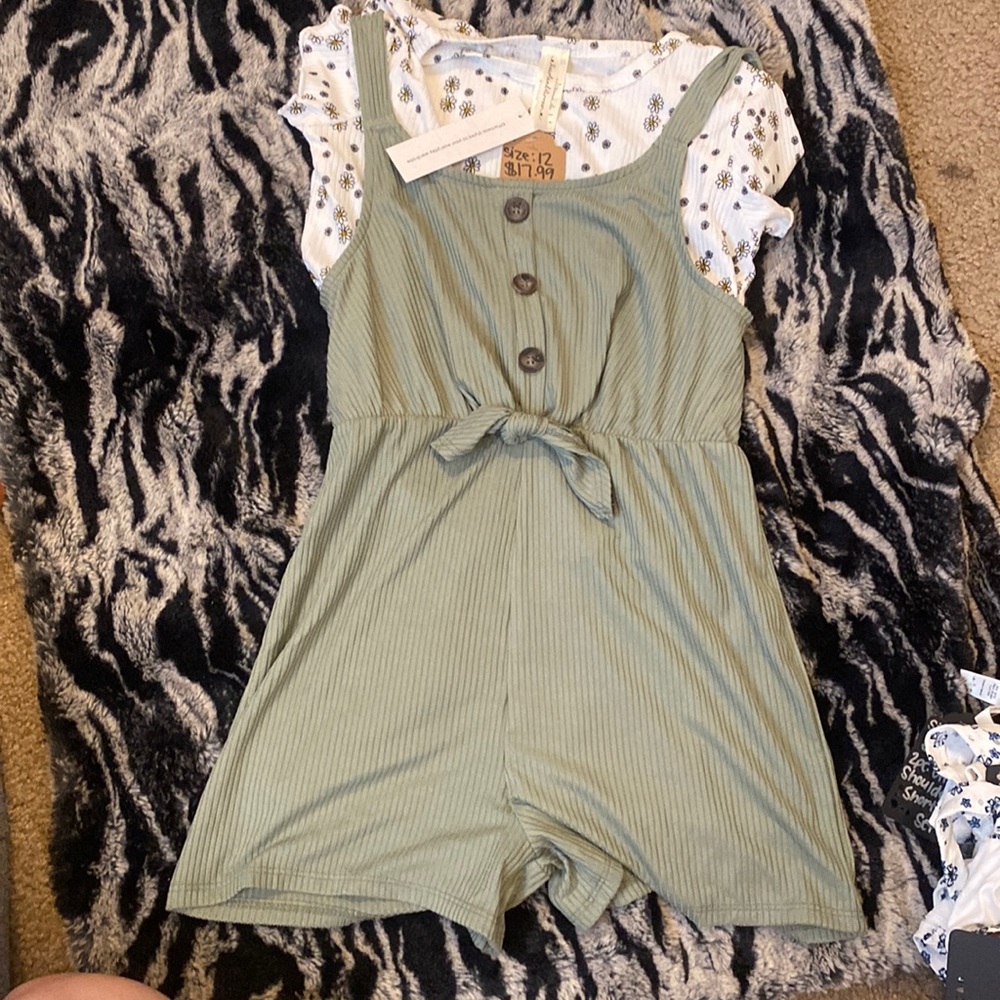 Green romper with white daisy tee